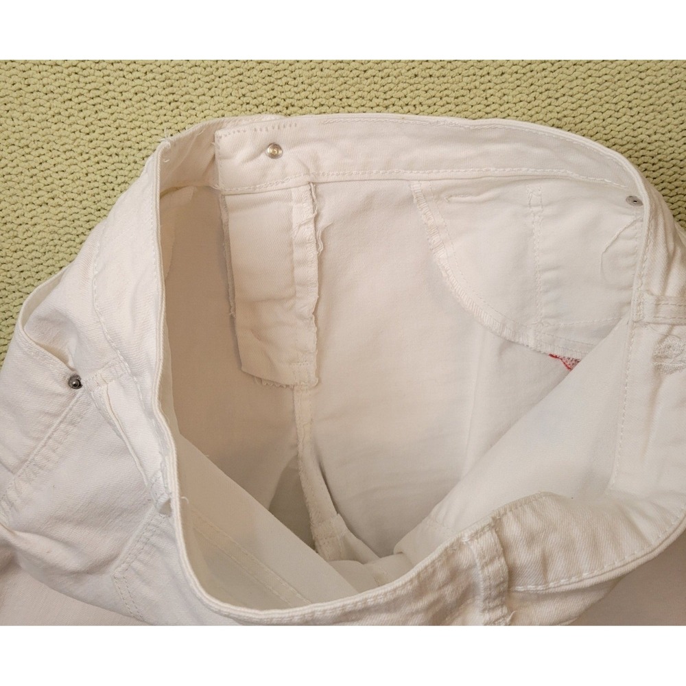 White Floral Embroidered Denim Jean Shorts Size 10/30 Raw Hem Coquette Feminine - Picture 9 of 14